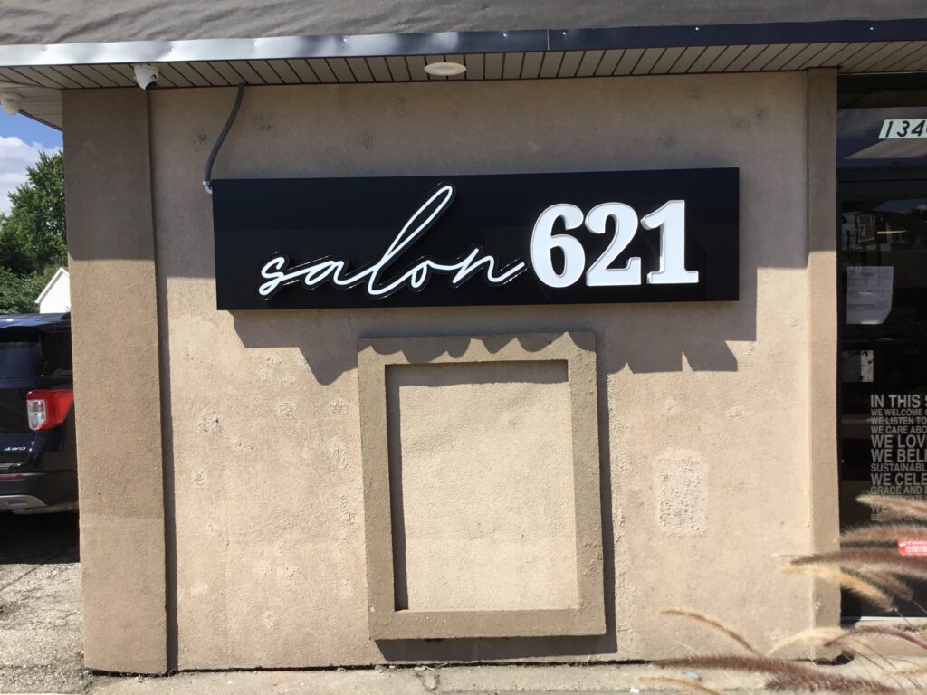 Salon 621 wall sign in Southgate, MI