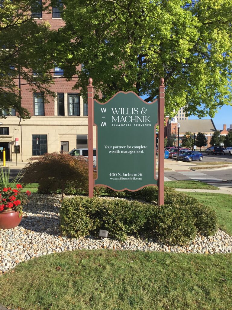 Willis & Machnik wall sign in Jackson, MI